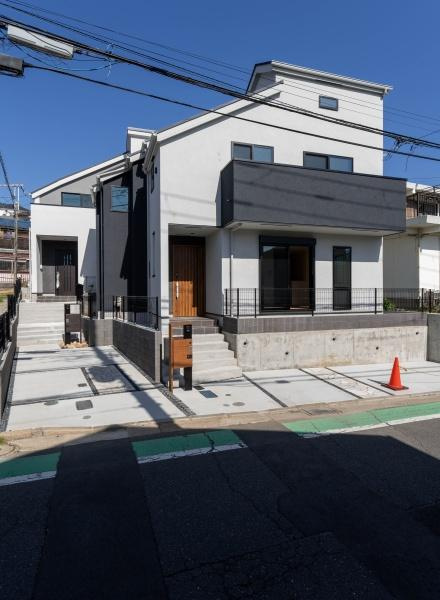 横浜市鶴見区馬場２丁目の新築一戸建の外観