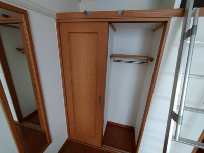 【内装】 | レオパレスエーゼⅢ | 居室収納　姿見付き