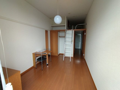 【居間・リビング】 | レオパレスエーゼⅢ | 2階はフローリング仕様