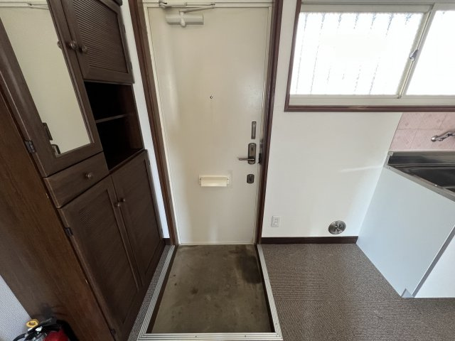 ハイツフォンテーヌの玄関