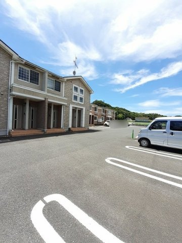 【駐車場】 | リバーサイドサワナミＡ