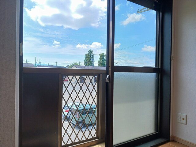 ヴィル・フォーレⅠＢのバルコニー|バルコニーからの眺めを楽しみながら食事をしませんか