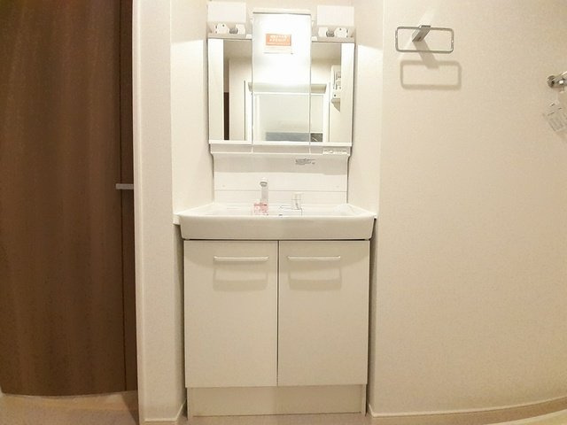 ウォーム・ガーデンＢの洗面所|忙しい朝には欠かせない洗面所です