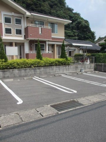 ＨＩＫＡＲＩ　ＦＯＲＥＶＥＲの駐車場
