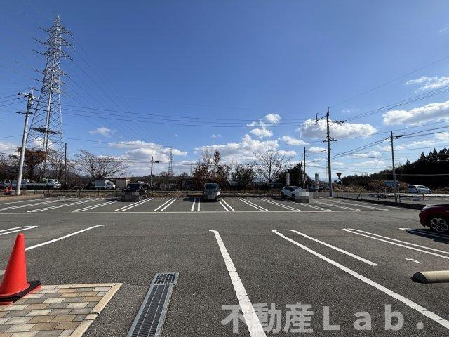 カーサ　ラフィネ　Ⅱの駐車場