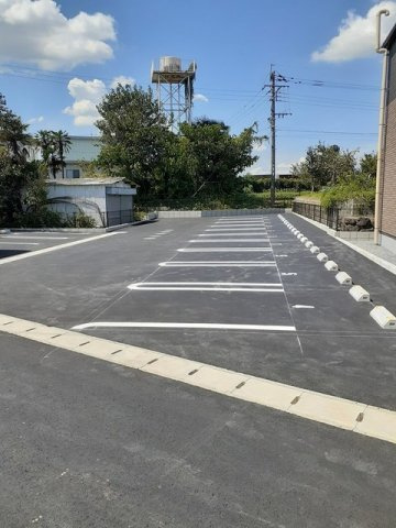 サニー花房台Ｂの駐車場