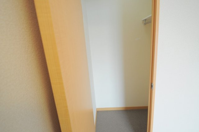 レオパレス鈴風の内装|クローゼット
