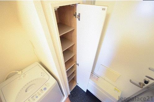 レオパレスＹＭ　Ｌｉｂｅｒｔｙ　Ｐｌａｃｅの玄関|備品や設備仕様は号室等により異なります現地をご確認下さい。