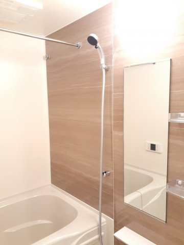 ルーカスいづろの浴室