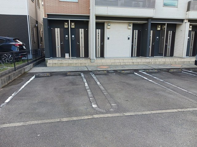 ラフレシールＡの駐車場