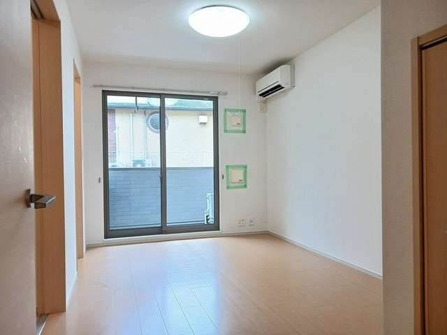 ラフレシールＡの居間・リビング