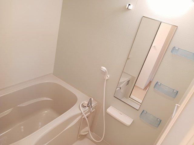 ラフレシールＡの浴室