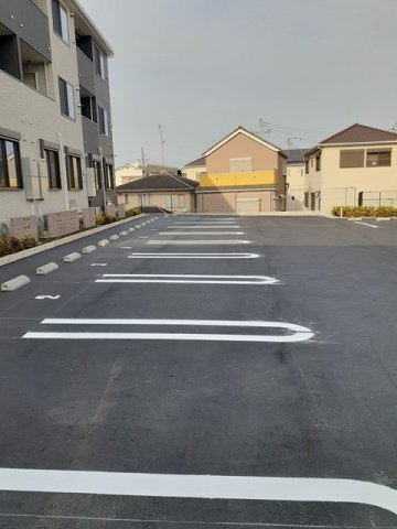 ケーズコート　鶴原Ⅲの駐車場