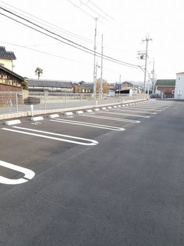 フリーデⅡの駐車場