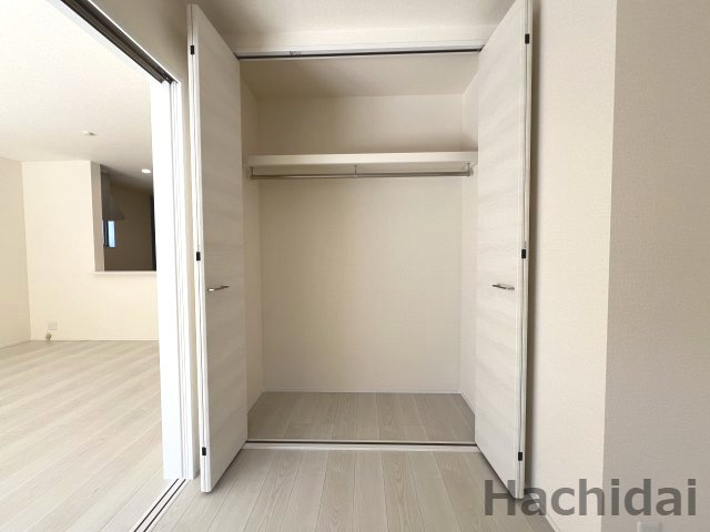 碧南市志貴町三丁目　新築戸建＜2号棟＞の収納|１階洋室収納