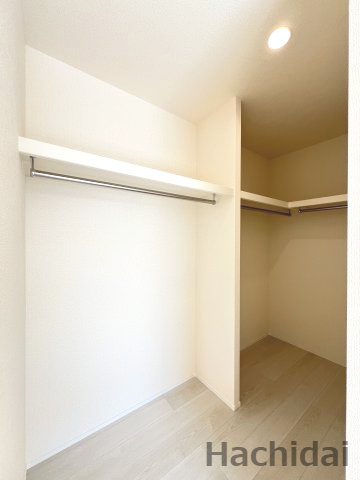 碧南市志貴町三丁目　新築戸建＜2号棟＞の収納|南側7.25帖洋室クローゼット
