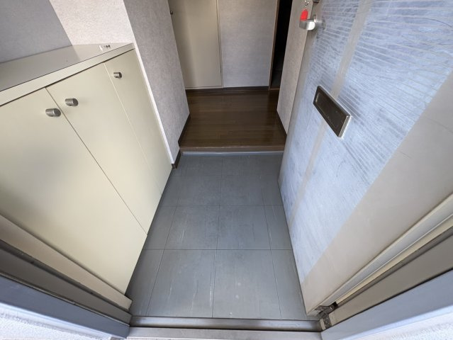 東山ハイツの玄関