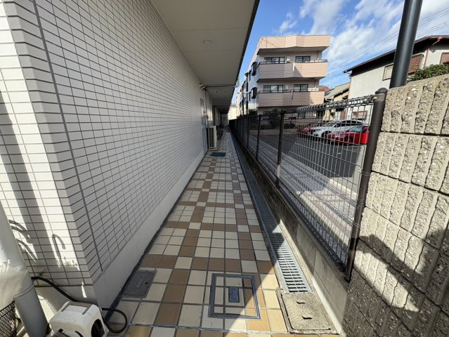 東山ハイツのエントランス