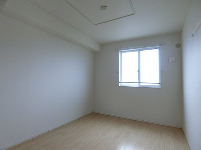 スタッグ　ビートル　Ｂの洋室|イメージ202号室の写真（反転あり）