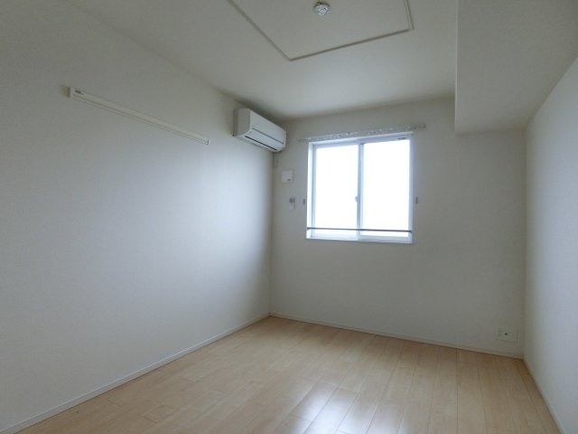 スタッグ　ビートル　Ｂの洋室|イメージ202号室の写真（反転あり）