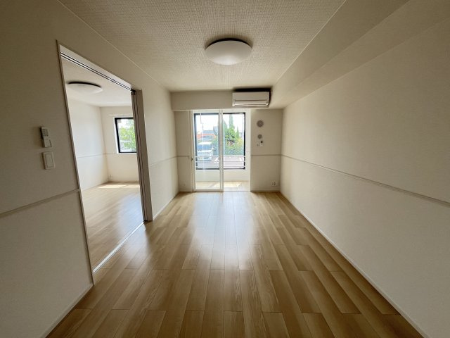 ヒカルサ境港渡町イーストの居間・リビング