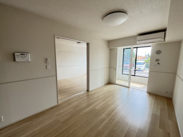 ヒカルサ境港渡町イーストの居間・リビング