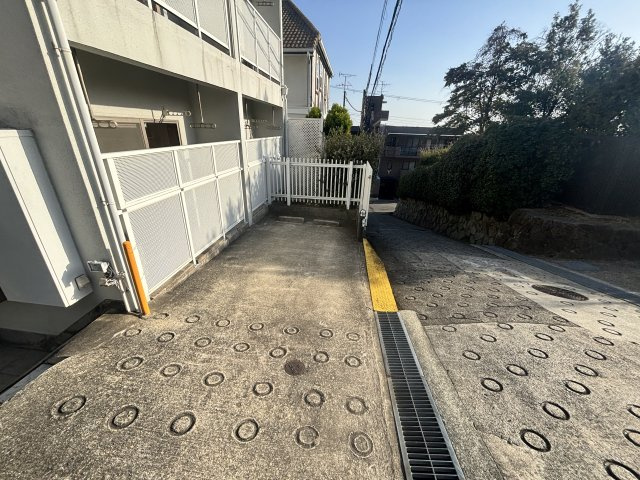 セレブ岡本の駐車場
