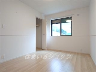 安芸高田市吉田町吉田のアパートの寝室
