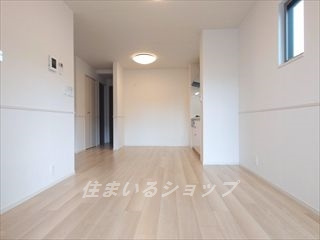 安芸高田市吉田町吉田のアパートの居間・リビング