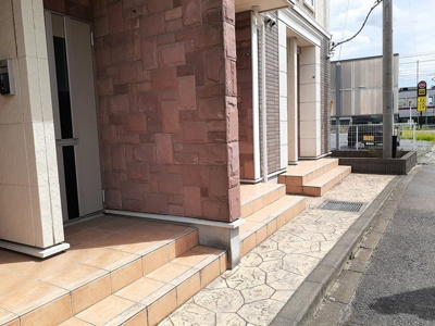 【エントランス】 | ユートピアⅡ | 落ち着いたエントランスです