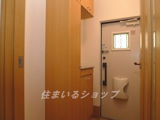 広島市安佐北区落合南９丁目のアパートの玄関