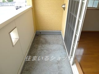 広島市安佐北区落合南９丁目のアパートのバルコニー