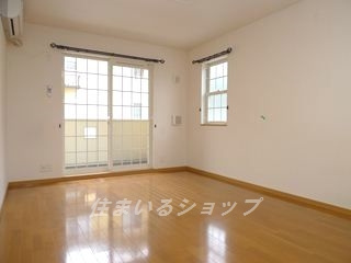 広島市安佐北区落合南９丁目のアパートの居間・リビング|人気の対面キッチンです！
