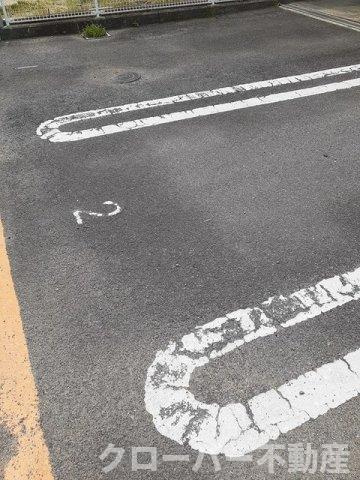 ヴィラ　エンゼルＡの駐車場