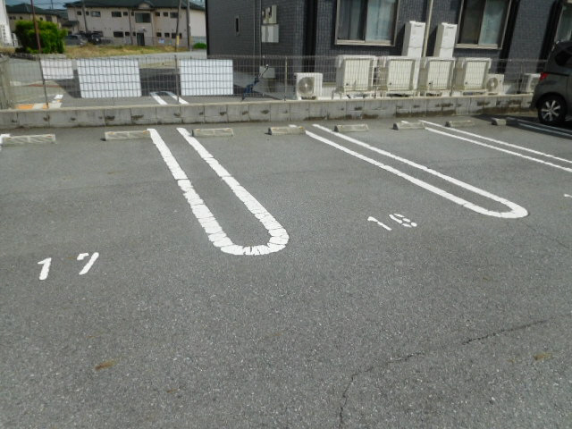コンフォート大島Ⅳ B棟の駐車場