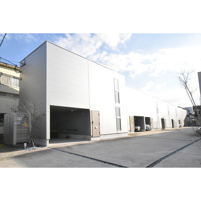 久留米市合川町のアパートの駐車場