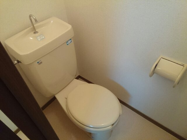 シャト－璃美のトイレ|清潔感のあるトイレです