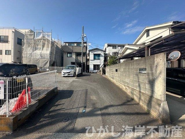 平塚市立野町　新築戸建　の前面道路含む現地写真|3月19日撮影　建築中　現地外観