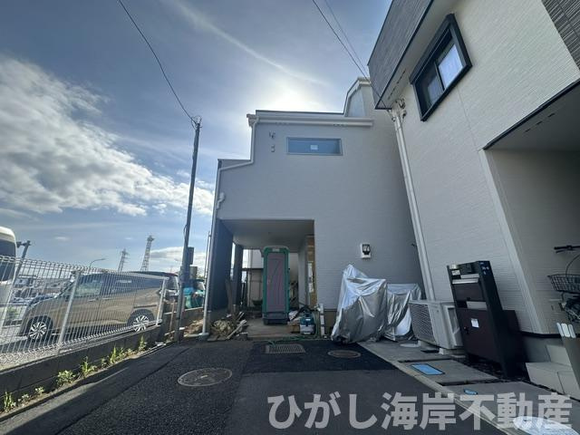 平塚市立野町　新築戸建　の前面道路含む現地写真|6月2日撮影　建築中　現地外観