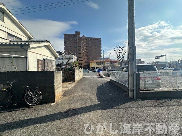 平塚市立野町　新築戸建　の前面道路含む現地写真|3月19日撮影　建築中　現地外観