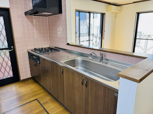 八王子市　石川町　中古戸建てのキッチン|～使い勝手の良いシステムキッチン～