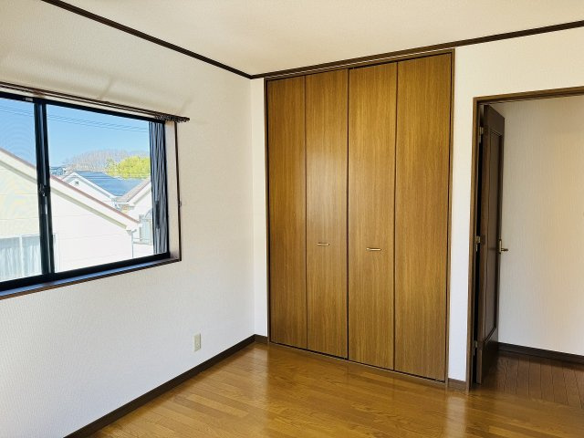 八王子市　石川町　中古戸建ての収納|～収納力の高いクローゼット完備～