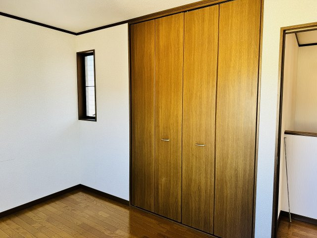 八王子市　石川町　中古戸建ての収納|～収納力の高いクローゼット完備～