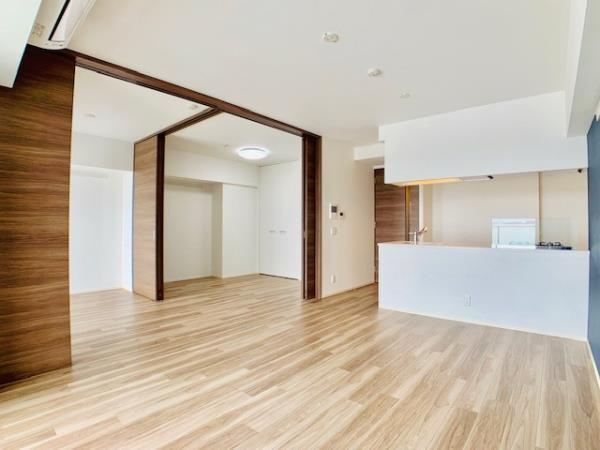 エミリブ東長崎の居間・リビング