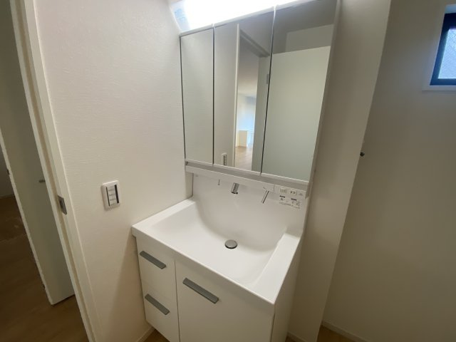所沢市上安松9期の独立洗面台