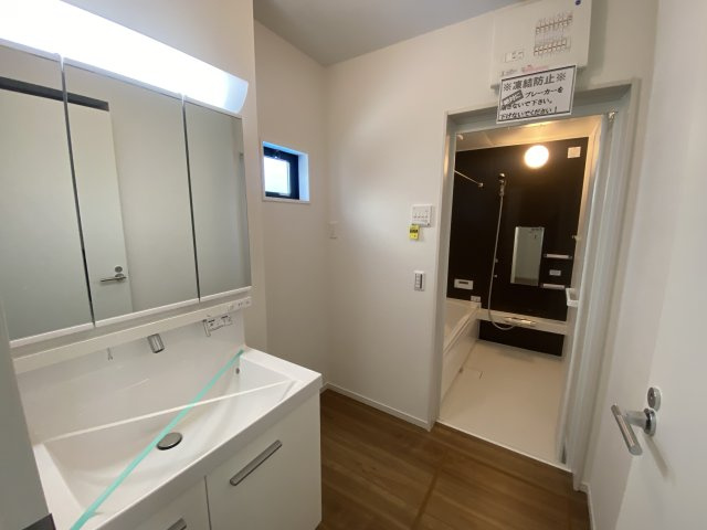所沢市上安松9期の独立洗面台