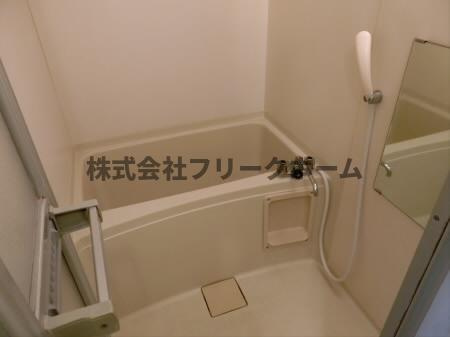 武蔵野市中町３丁目の賃貸マンションの浴室