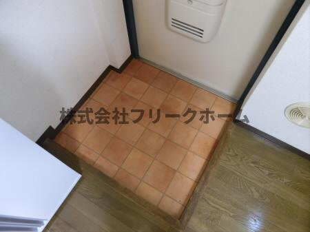 武蔵野市中町３丁目の賃貸マンションの玄関