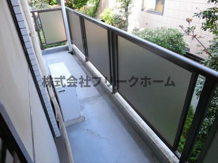 武蔵野市中町３丁目の賃貸マンションのバルコニー