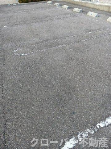 ブルー　アイランド川津Ⅰの駐車場